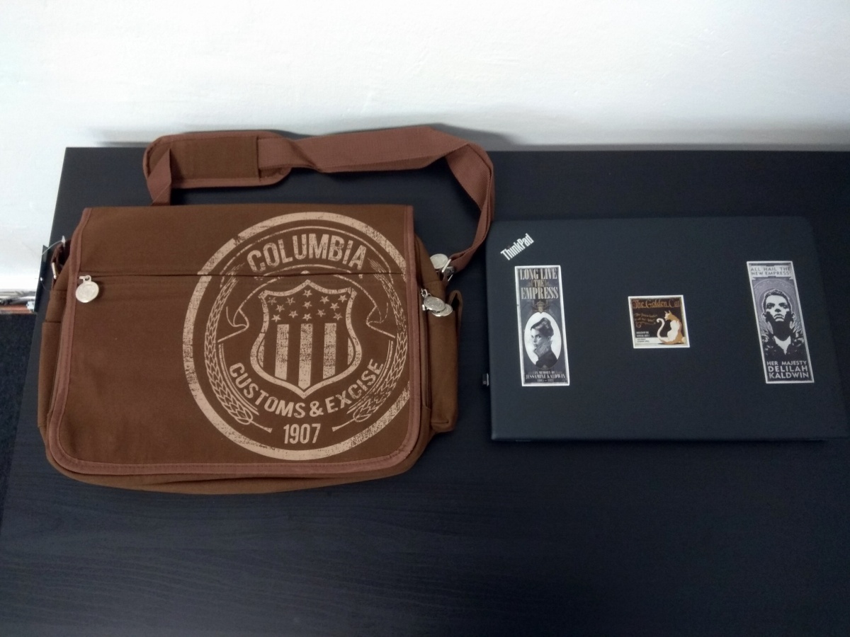 Bioshock Columbia Messenger Bag – Baumwoll-Rucksack Mit Reißverschluss, Mehreren Fächern & Columbia-Emblem